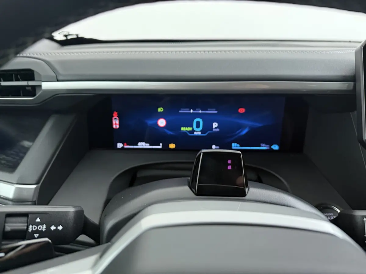 1.6 e-Hybrid Plug-In First Edition | Adaptieve cruise | Pano dak | 360* camera | Focal audio | Elek. stoelen | Leder | Stoelverwarming en massage | Carplay |