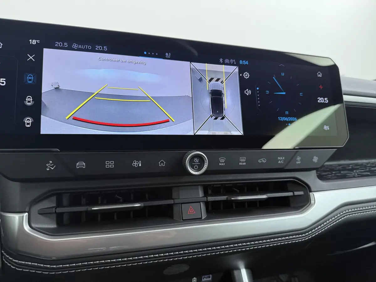 1.6 e-Hybrid Plug-In First Edition | Adaptieve cruise | Pano dak | 360* camera | Focal audio | Elek. stoelen | Leder | Stoelverwarming en massage | Carplay |