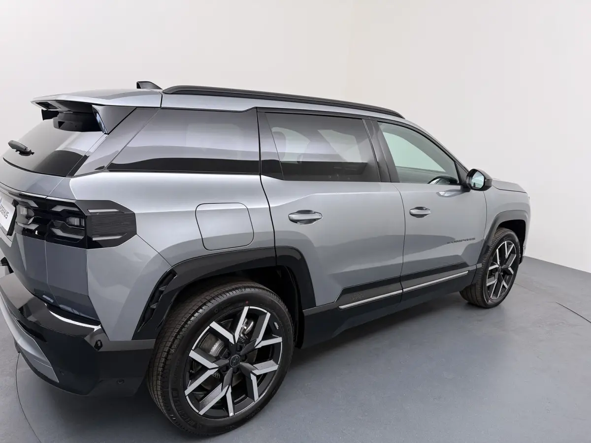 1.6 e-Hybrid Plug-In First Edition | Adaptieve cruise | Pano dak | 360* camera | Focal audio | Elek. stoelen | Leder | Stoelverwarming en massage | Carplay |
