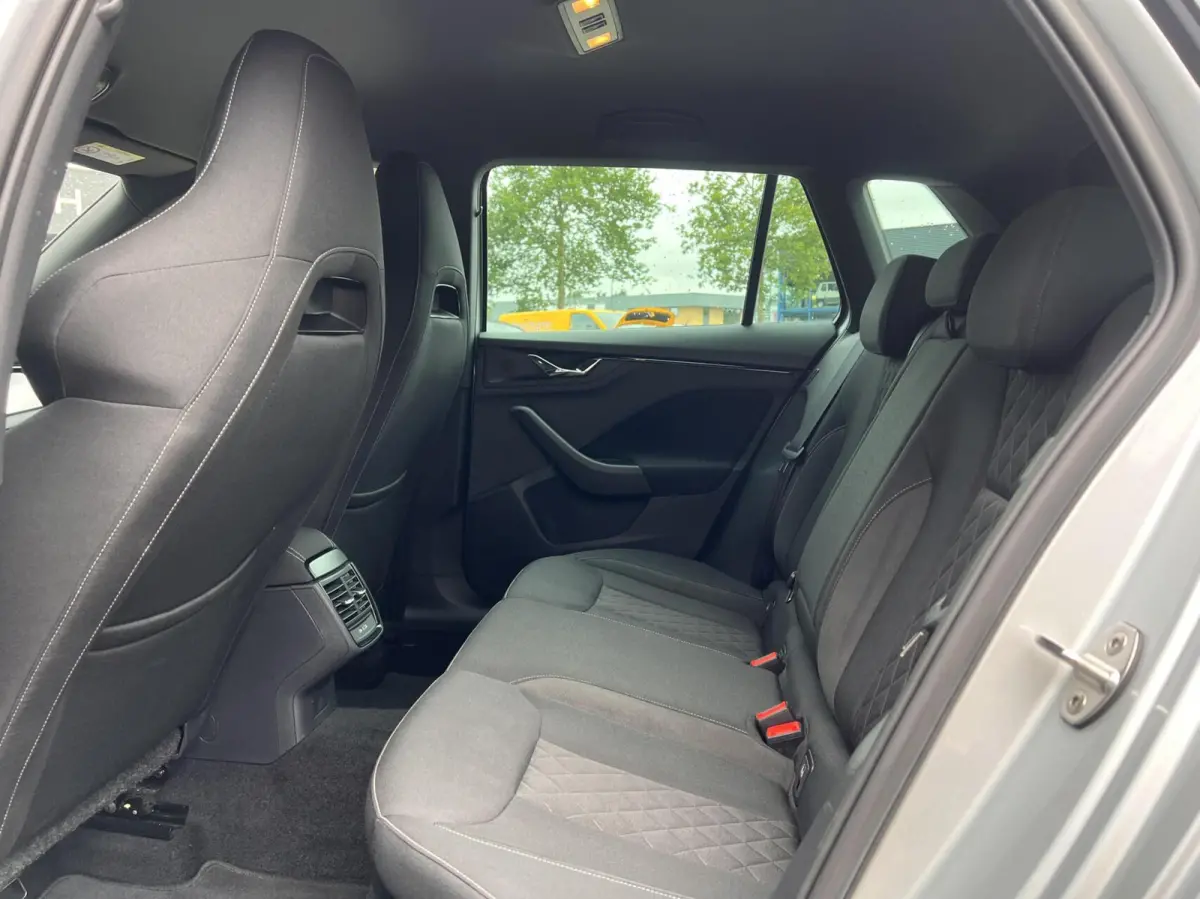 1.0 TSI Automaat sportstoelen stoelverw