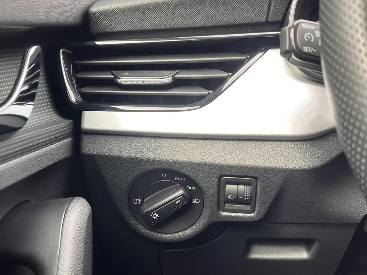 1.0 TSI Automaat sportstoelen stoelverw