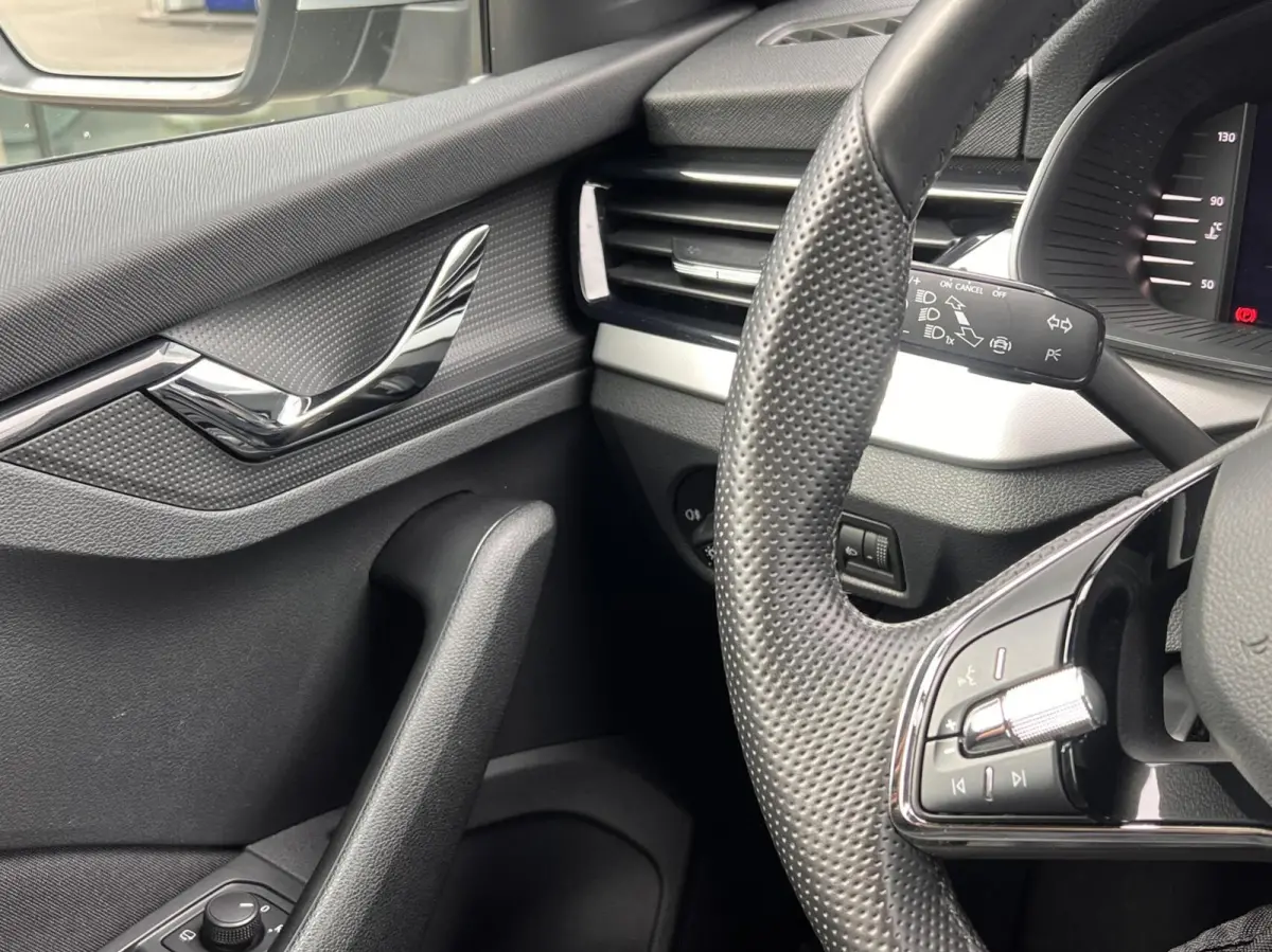 1.0 TSI Automaat sportstoelen stoelverw