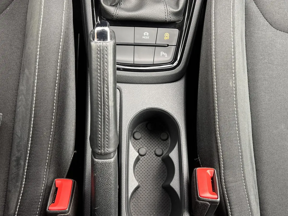 1.0 TSI Automaat sportstoelen stoelverw