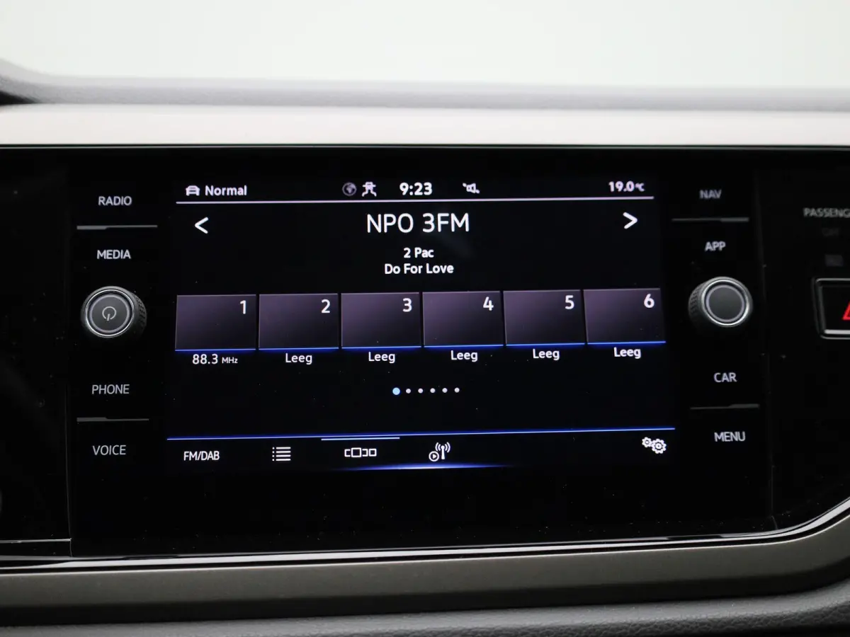 1.0 TSI Comfortline Business 95 PK| Origineel Nederlands | 1e Eigenaar | Navigatie | Parkeersensoren | Cllimatronic | Apple Carplay | Android Auto | Mobiel Draadloos Oplaadbaar