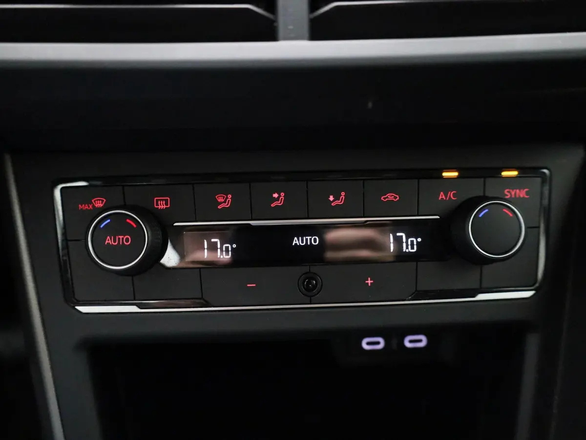 1.0 TSI Comfortline Business 95 PK| Origineel Nederlands | 1e Eigenaar | Navigatie | Parkeersensoren | Cllimatronic | Apple Carplay | Android Auto | Mobiel Draadloos Oplaadbaar