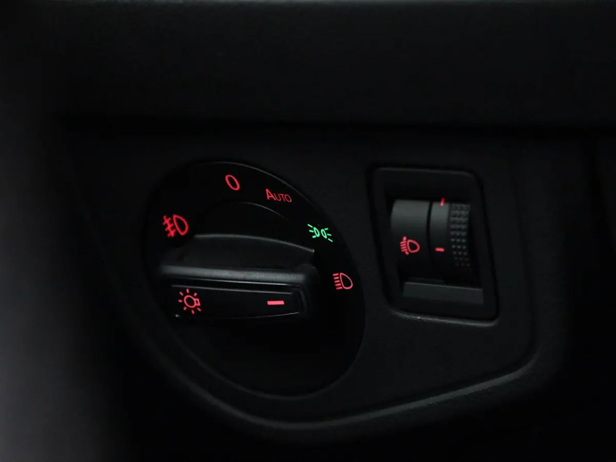 1.0 TSI Comfortline Business 95 PK| Origineel Nederlands | 1e Eigenaar | Navigatie | Parkeersensoren | Cllimatronic | Apple Carplay | Android Auto | Mobiel Draadloos Oplaadbaar