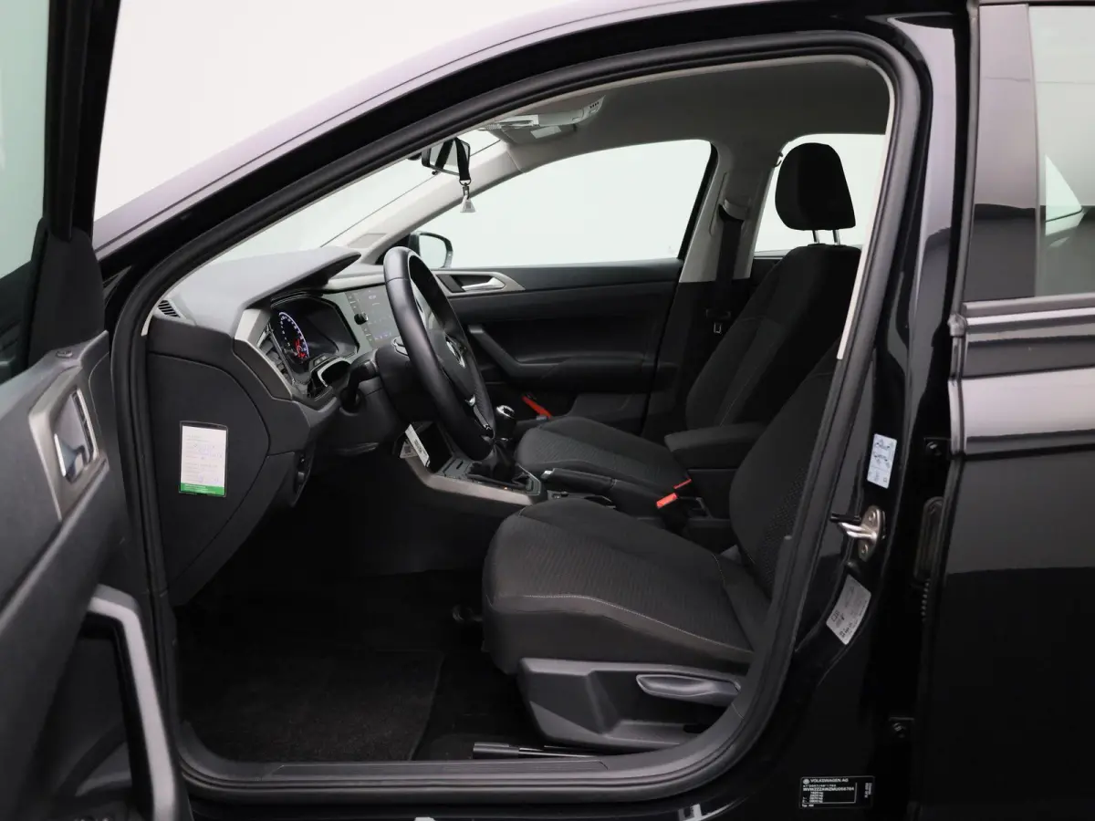 1.0 TSI Comfortline Business 95 PK| Origineel Nederlands | 1e Eigenaar | Navigatie | Parkeersensoren | Cllimatronic | Apple Carplay | Android Auto | Mobiel Draadloos Oplaadbaar