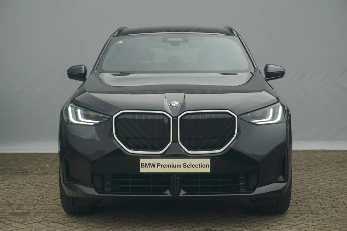 xDrive20 M Sportpakket | Glazen Panoramadak | Trekhaak Elektrisch | Stuur- en stoelverwarming | Stoelventilatie | Active Cruise Control | Harman Kardon