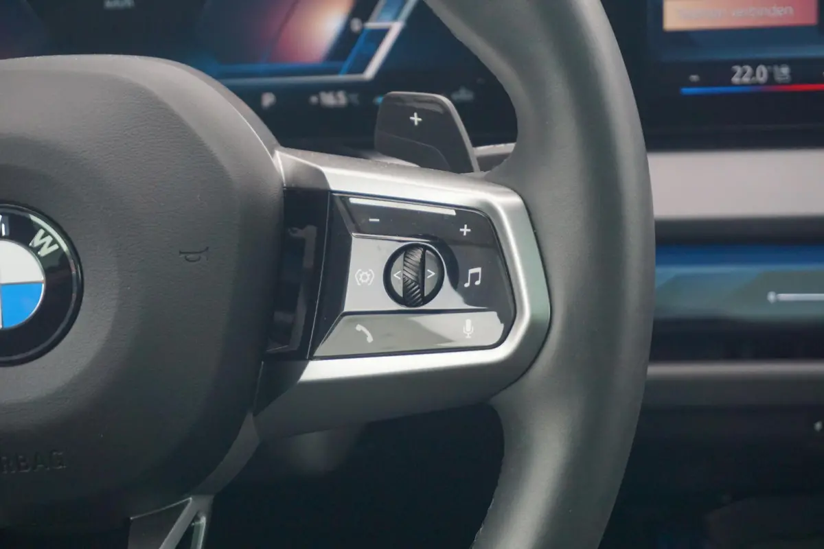 xDrive20 M Sportpakket | Glazen Panoramadak | Trekhaak Elektrisch | Stuur- en stoelverwarming | Stoelventilatie | Active Cruise Control | Harman Kardon
