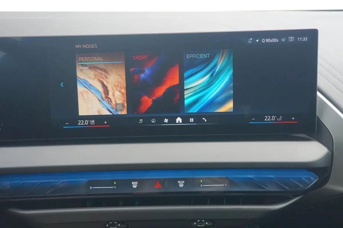 xDrive20 M Sportpakket | Glazen Panoramadak | Trekhaak Elektrisch | Stuur- en stoelverwarming | Stoelventilatie | Active Cruise Control | Harman Kardon