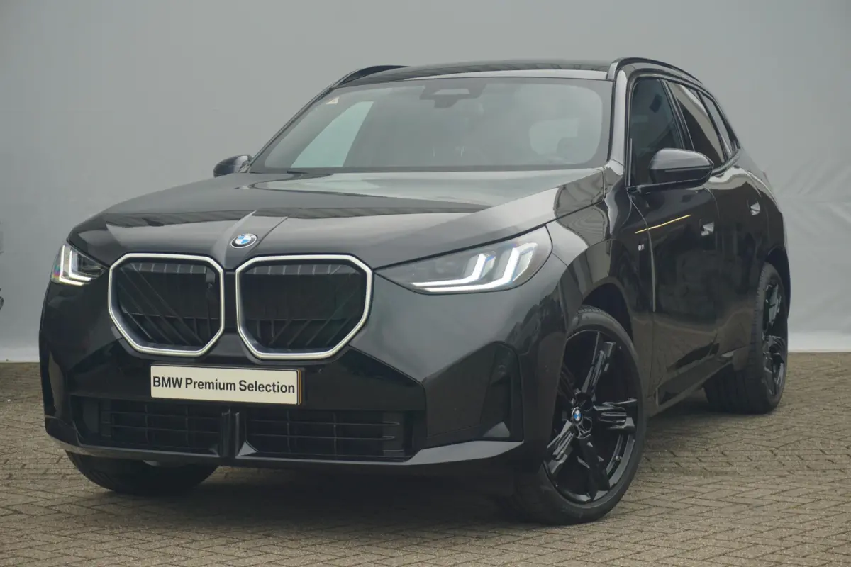 xDrive20 M Sportpakket | Glazen Panoramadak | Trekhaak Elektrisch | Stuur- en stoelverwarming | Stoelventilatie | Active Cruise Control | Harman Kardon