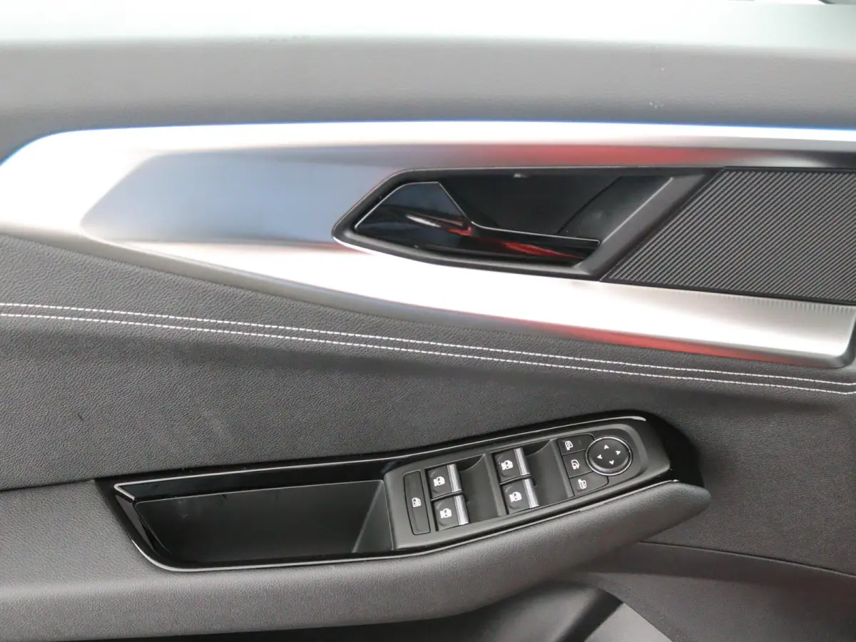 techno full hybrid E-Tech 200 | Adapt. Cruise | Parkeercamera |