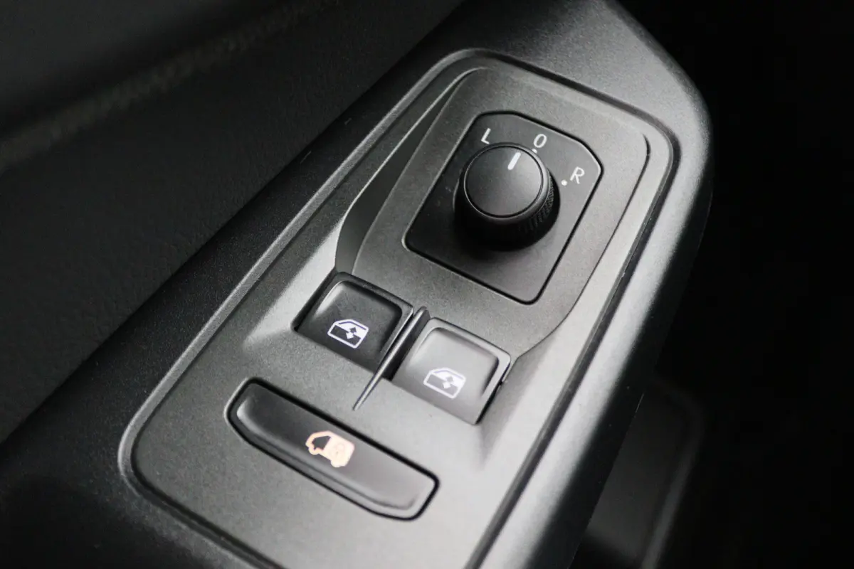 2.0 TDI Comfort Airco, Cruise, Apple Carplay, Camera, Bluetooth, Elektrische Pakket, 16''