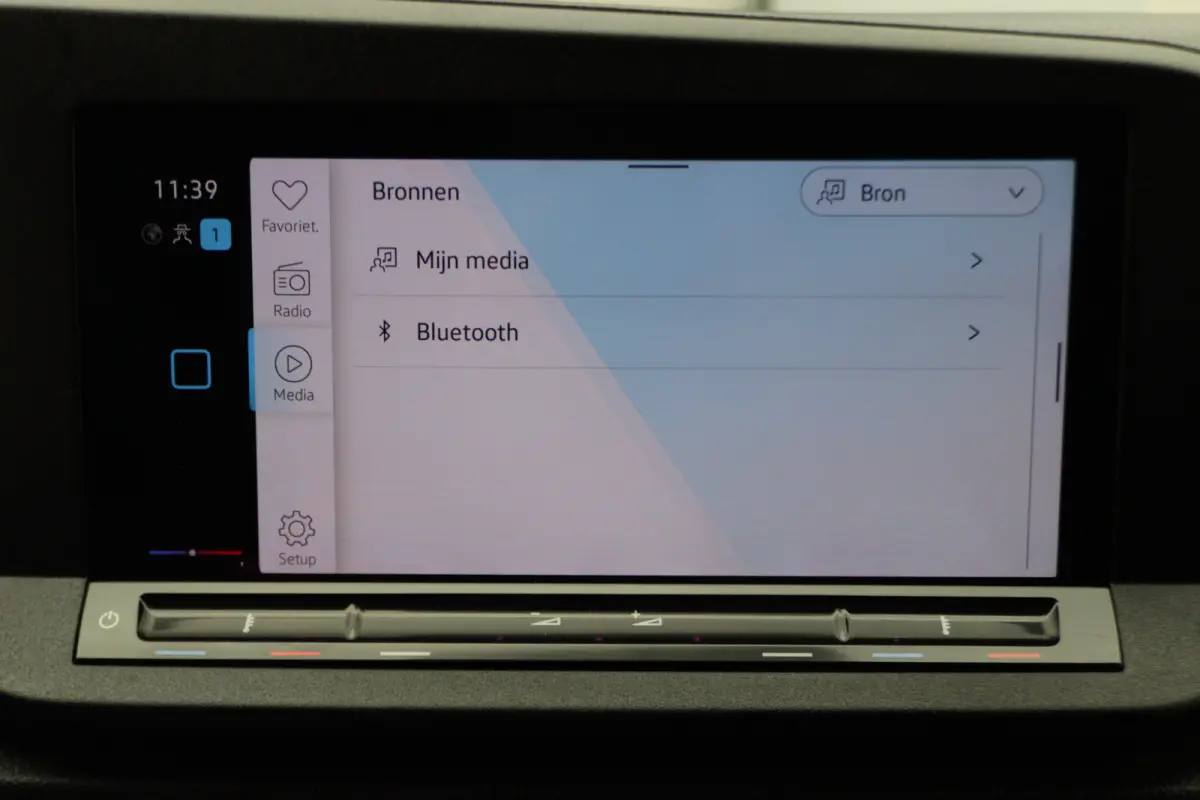 2.0 TDI Comfort Airco, Cruise, Apple Carplay, Camera, Bluetooth, Elektrische Pakket, 16''