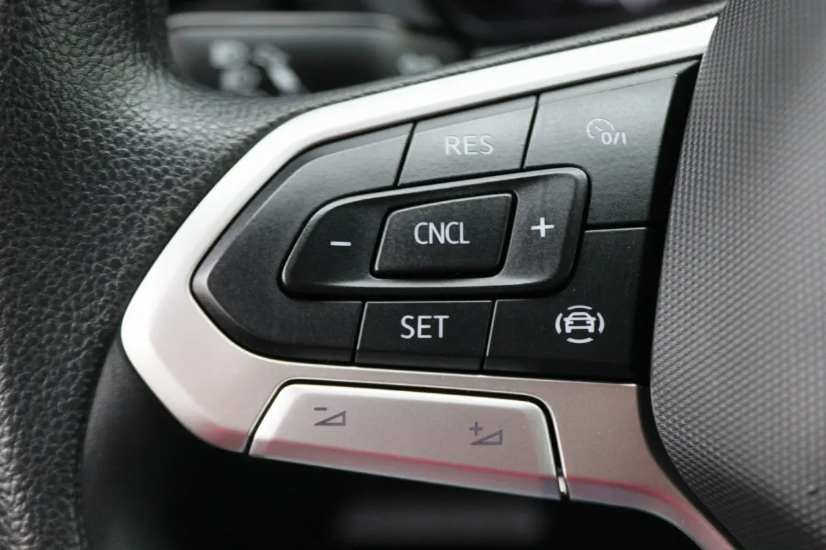 2.0 TDI Comfort Airco, Cruise, Apple Carplay, Camera, Bluetooth, Elektrische Pakket, 16''