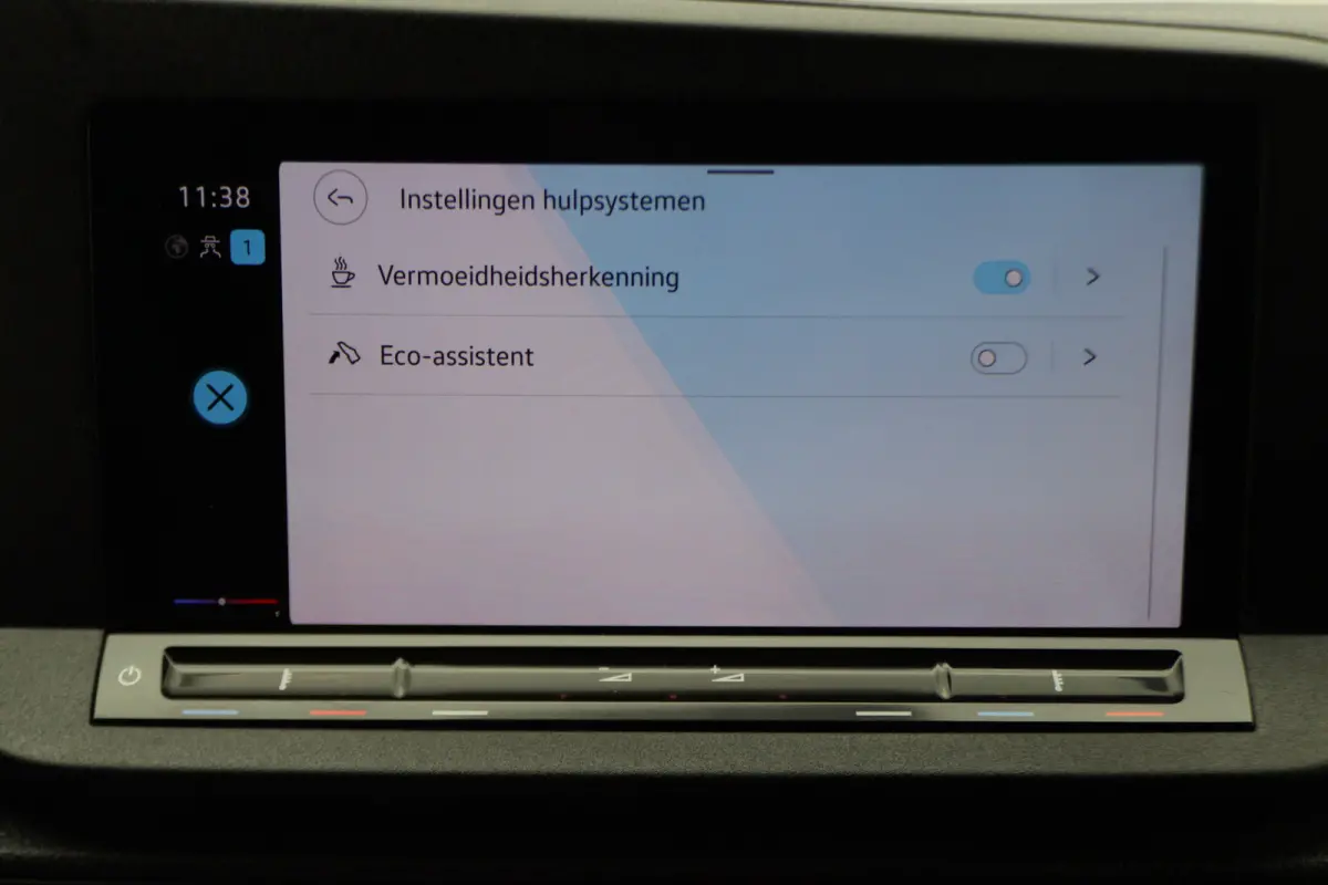 2.0 TDI Comfort Airco, Cruise, Apple Carplay, Camera, Bluetooth, Elektrische Pakket, 16''