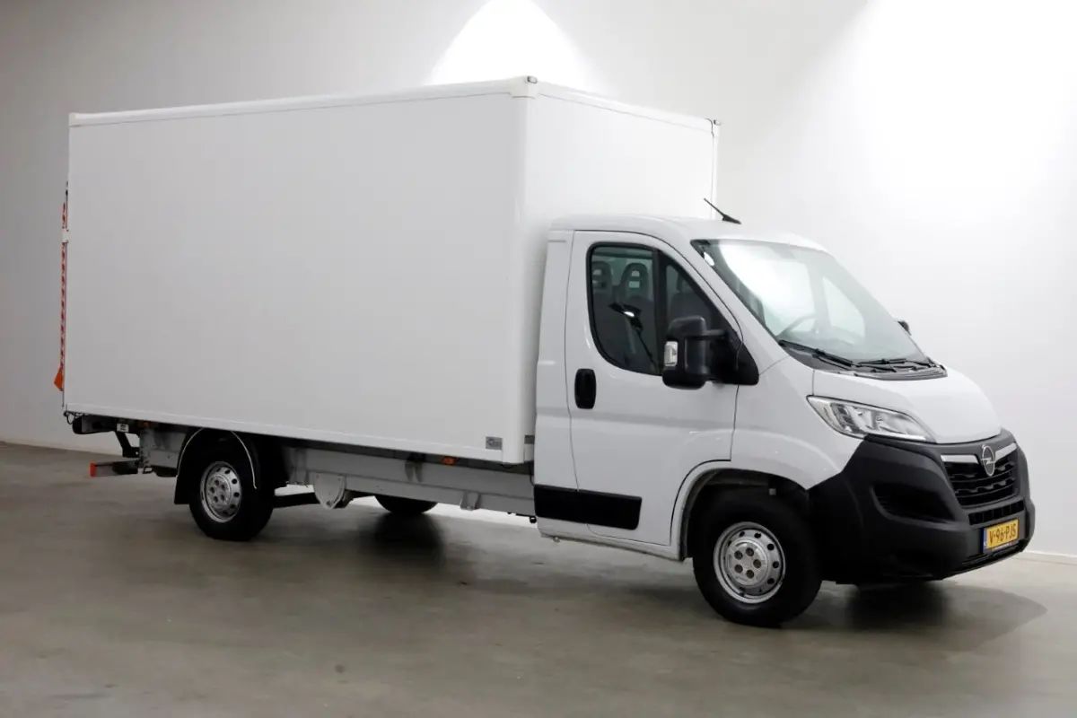 2.2D 140pk Bakwagen met laadklep 1.060kg laadvermogen 07-2022