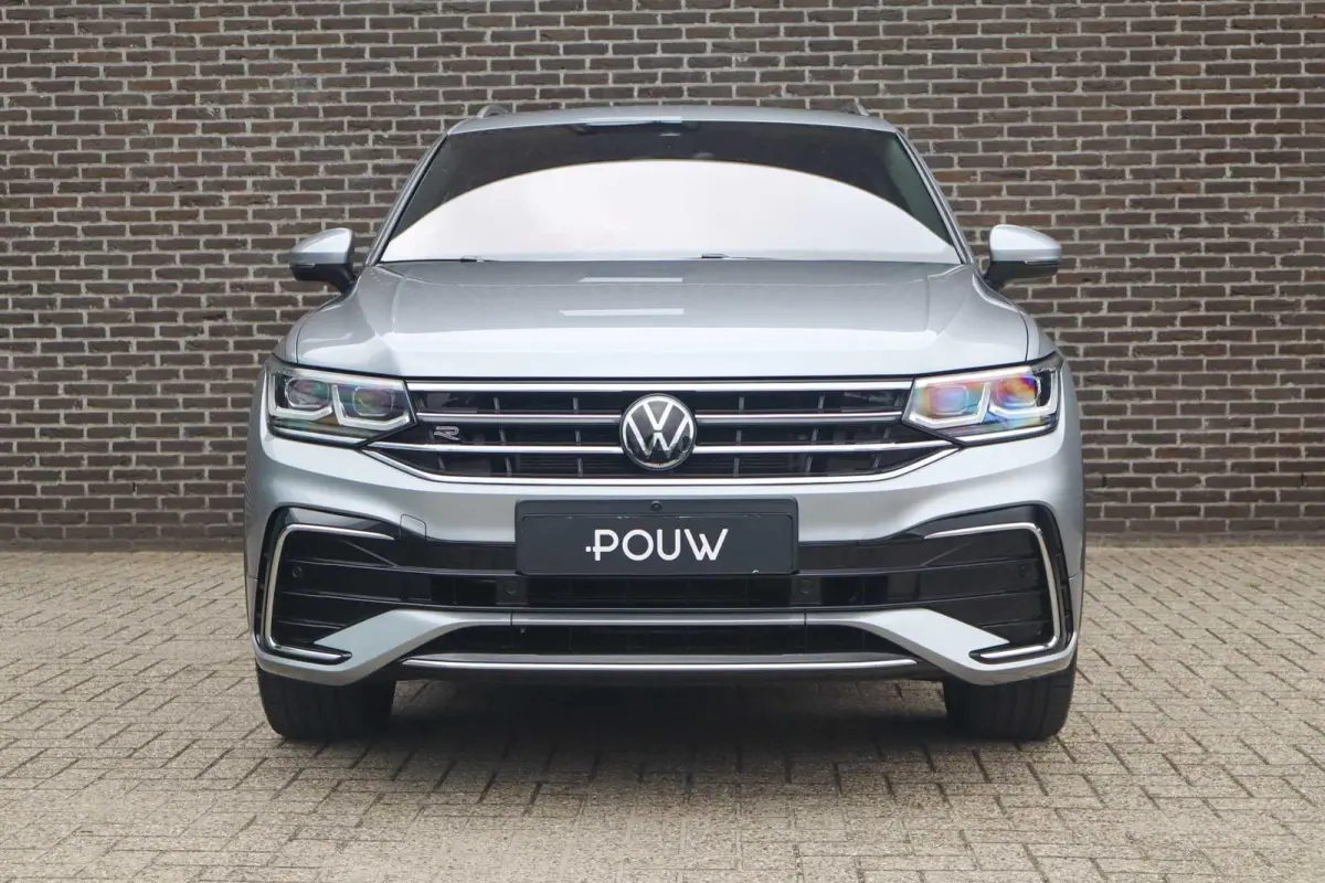 1.5 TSI 150pk DSG R-Line Business | 360 Camera | Panoramadak | Trekhaak Wegklapbaar