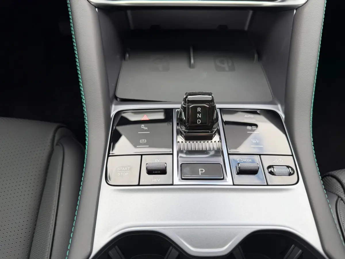 1.5 DM-i FWD Boost | 360 | Pano | Leder | CarPlay | Full options