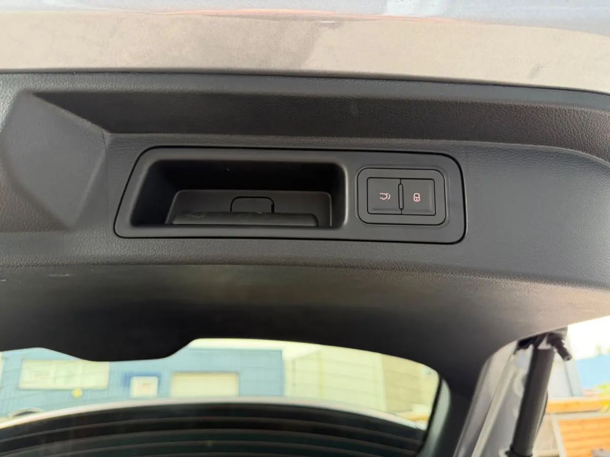 1.5 DM-i FWD Boost | 360 | Pano | Leder | CarPlay | Full options