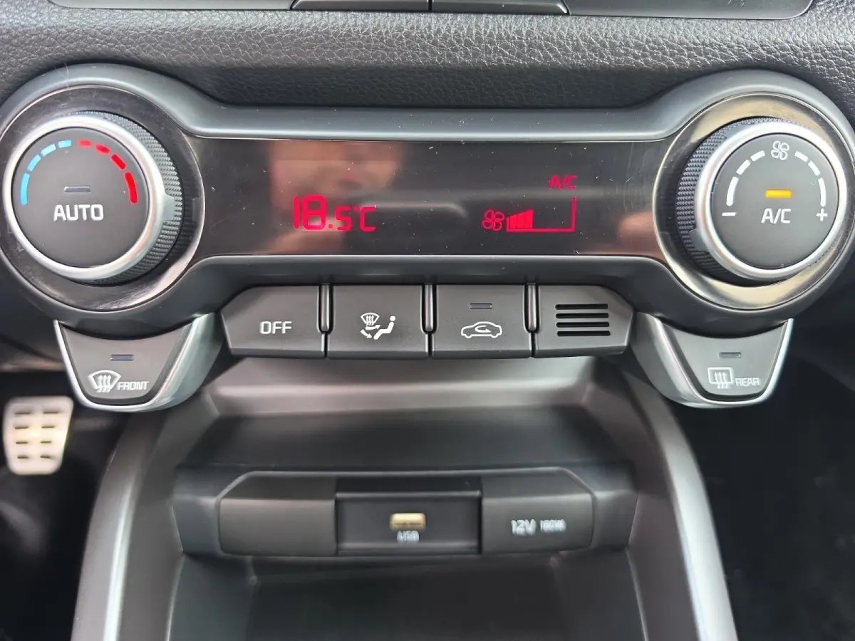1.0 T-GDi MHEV GT-Line | Keyless entry | Privacy glass | Full map navigatie | Parkeersensoren | Stoel + Stuurverwarming