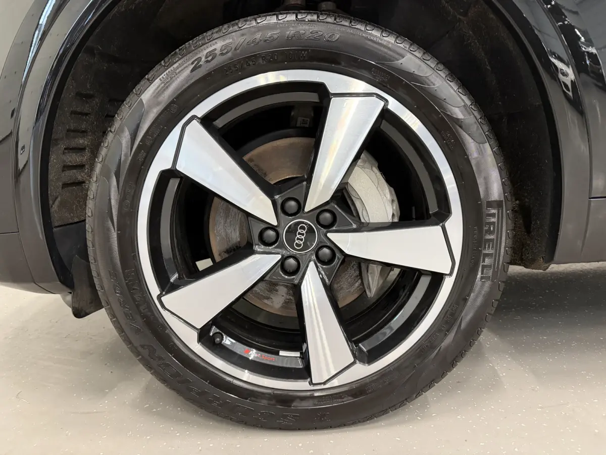 55 TFSI e quattro S-Line BLACK RS-LEER/HEAD-UP/TREKHAAK/20"/CAMERA/SOH 90%/SFEER/CARPLAY/MATRIX/KEYLESS/BLACK-OPTIC PLUS/3X S-LINE/AUDI DEALER HISTORIE