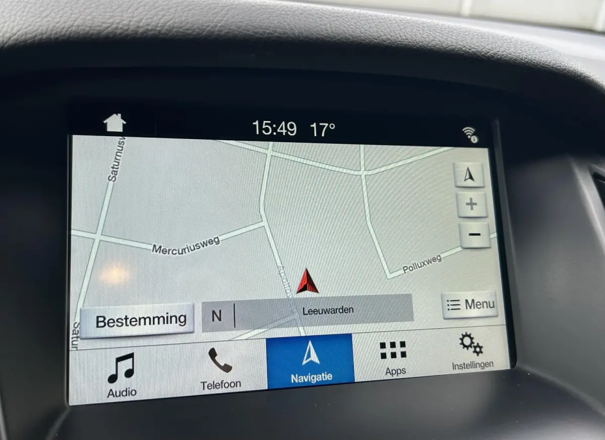 1.0 ST-Line 125PK | NL AUTO | Achteruitrijcamera | Navigatie | Grote Spoiler | 18 Inch | Parkeersensoren Voor en Achter | Cruise Control | Climate Control | Voorruitverwarming | Armsteun | 2