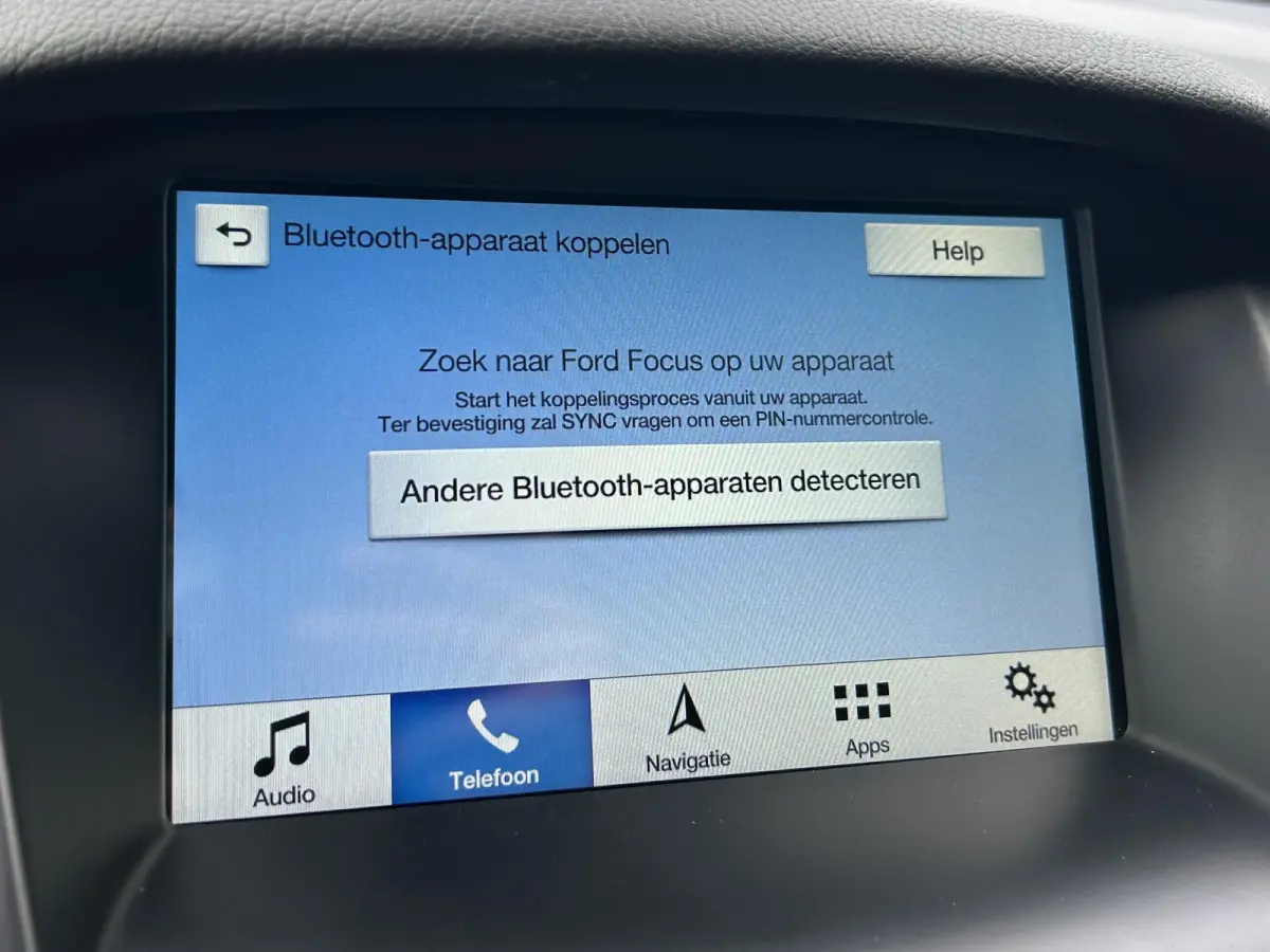 1.0 ST-Line 125PK | NL AUTO | Achteruitrijcamera | Navigatie | Grote Spoiler | 18 Inch | Parkeersensoren Voor en Achter | Cruise Control | Climate Control | Voorruitverwarming | Armsteun | 2