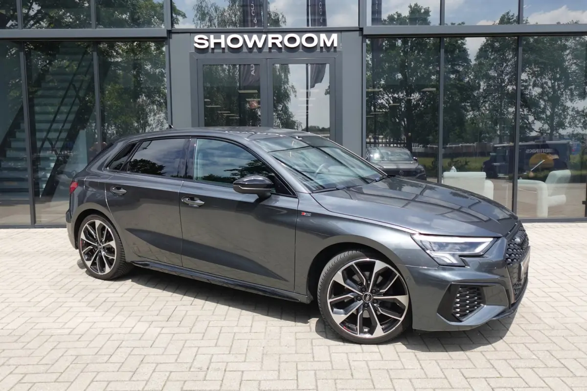 35 TFSI S-Line KEYLESS SFEER CARPLAY'