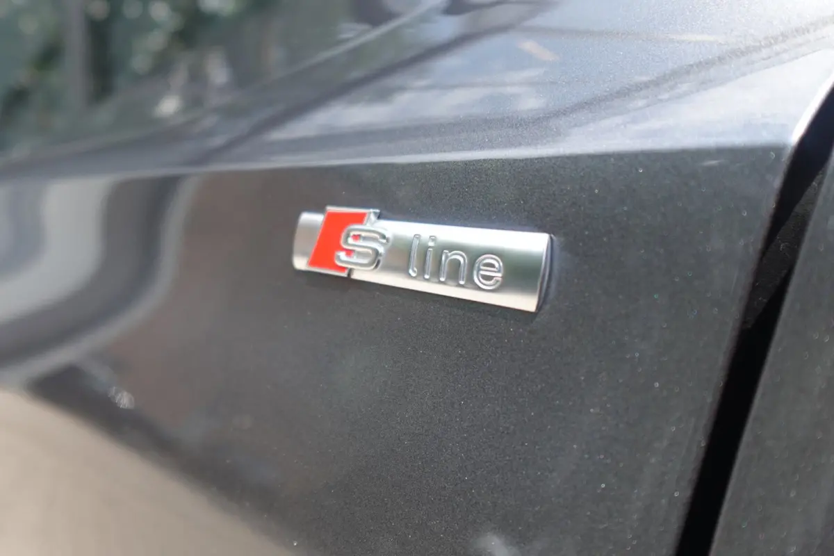 35 TFSI S-Line KEYLESS SFEER CARPLAY'