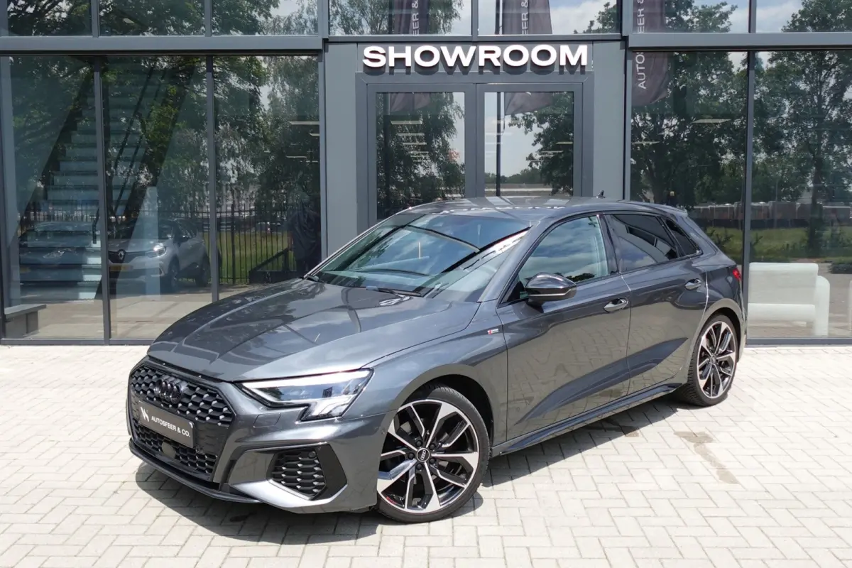 35 TFSI S-Line KEYLESS SFEER CARPLAY'