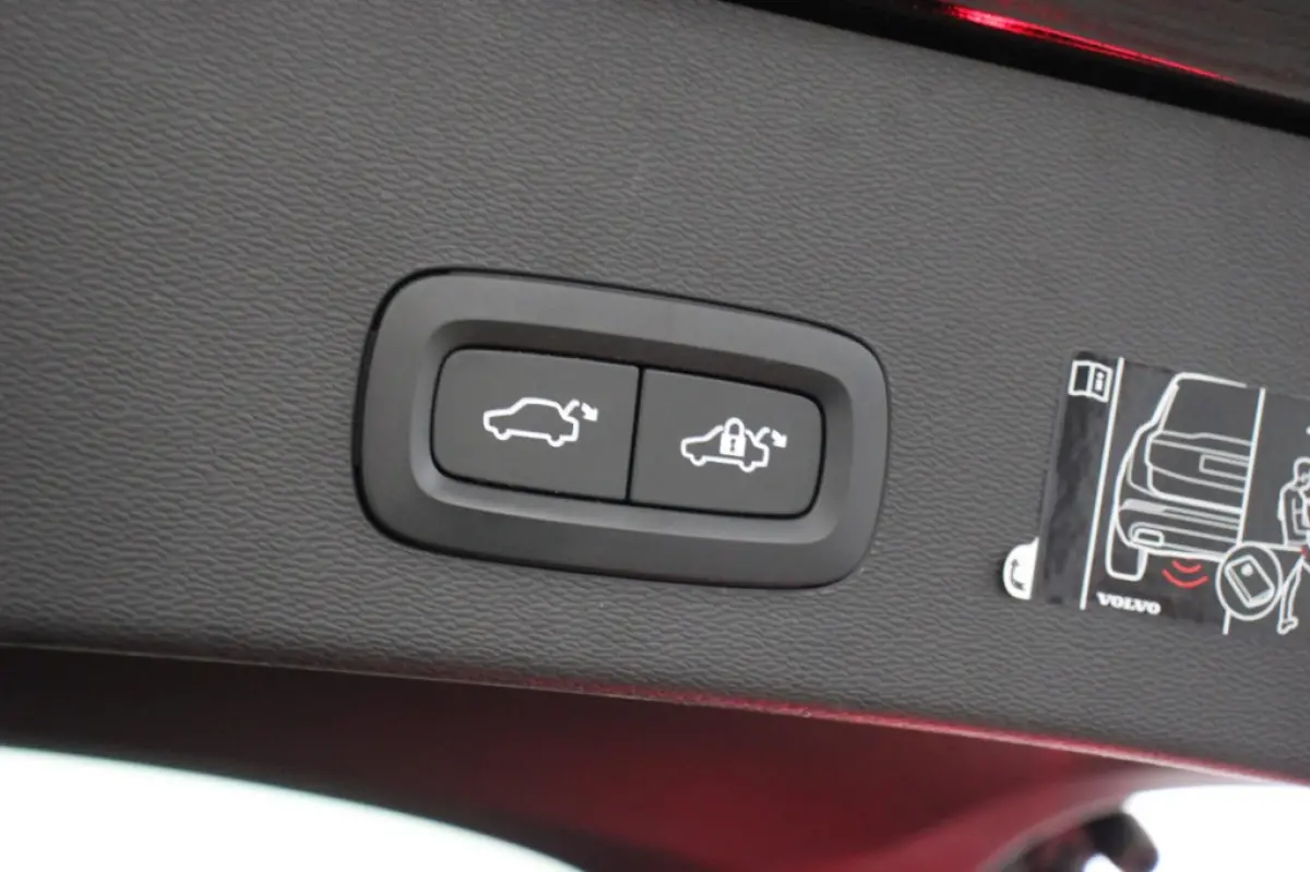 Recharge Twin 78 kWh - Panorama, Carplay, 360 Camera, Half Leer, Memory, SOH 89,2%