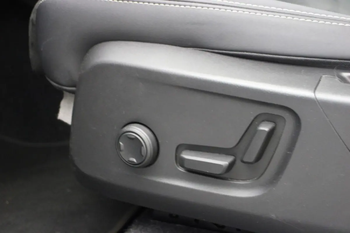 Recharge Twin 78 kWh - Panorama, Carplay, 360 Camera, Half Leer, Memory, SOH 89,2%