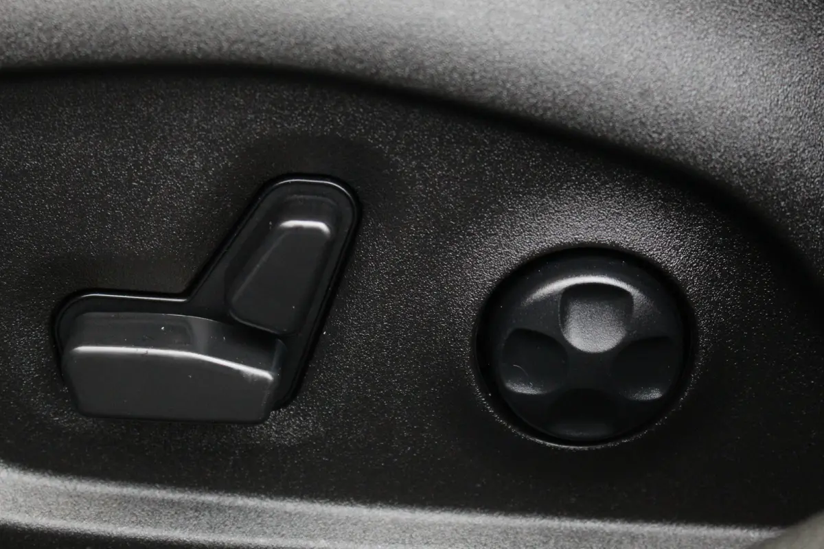 4xe 240 PK Plug-in Hybrid Trail Hawk | Adapt. Cruise | Leder | Memory Stoel | Stoelvent. | Camera | Carplay | Drive Assist | Keyless | Adapt. Cruise | LEDER | Memory Stoel | Stoelvent. | Cam