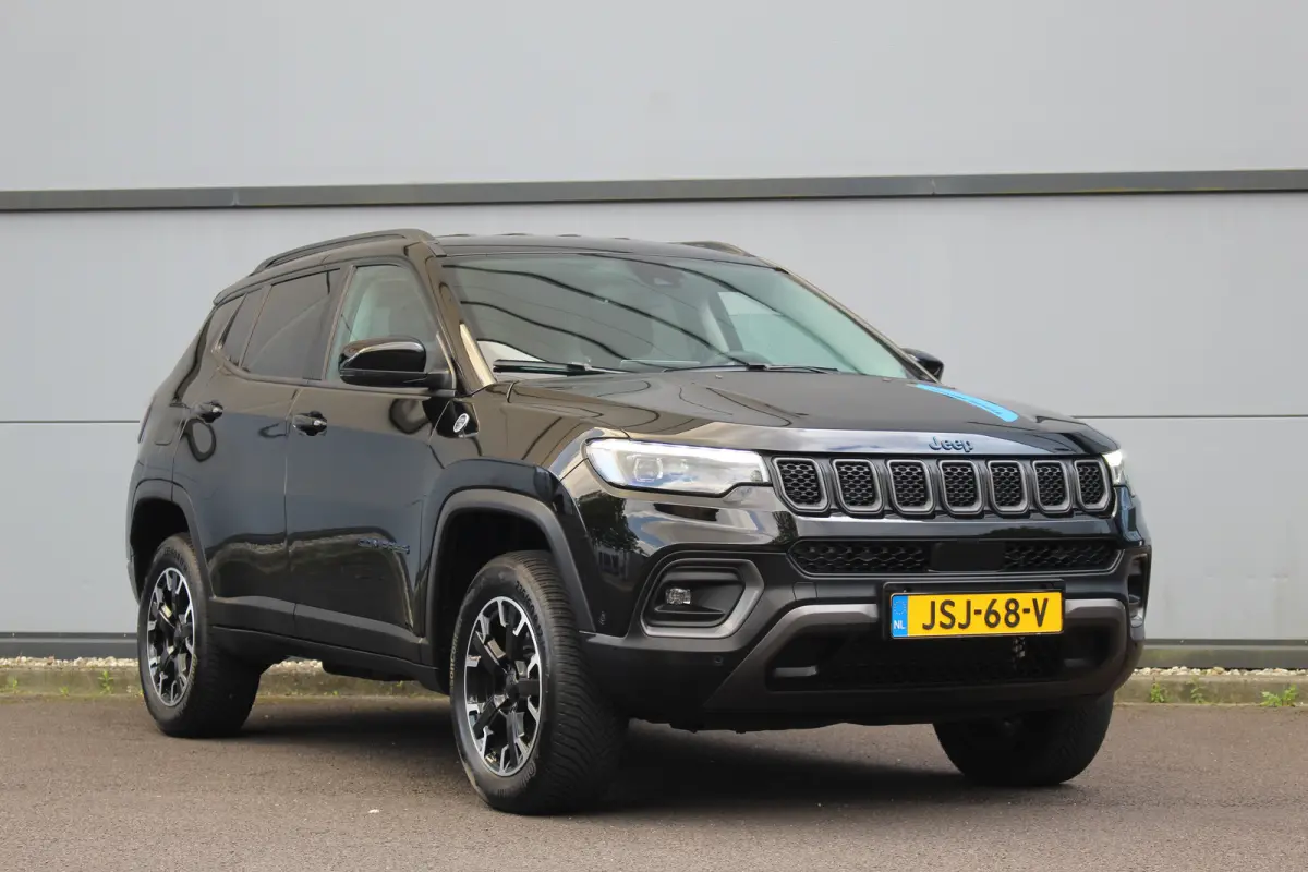 4xe 240 PK Plug-in Hybrid Trail Hawk | Adapt. Cruise | Leder | Memory Stoel | Stoelvent. | Camera | Carplay | Drive Assist | Keyless | Adapt. Cruise | LEDER | Memory Stoel | Stoelvent. | Cam