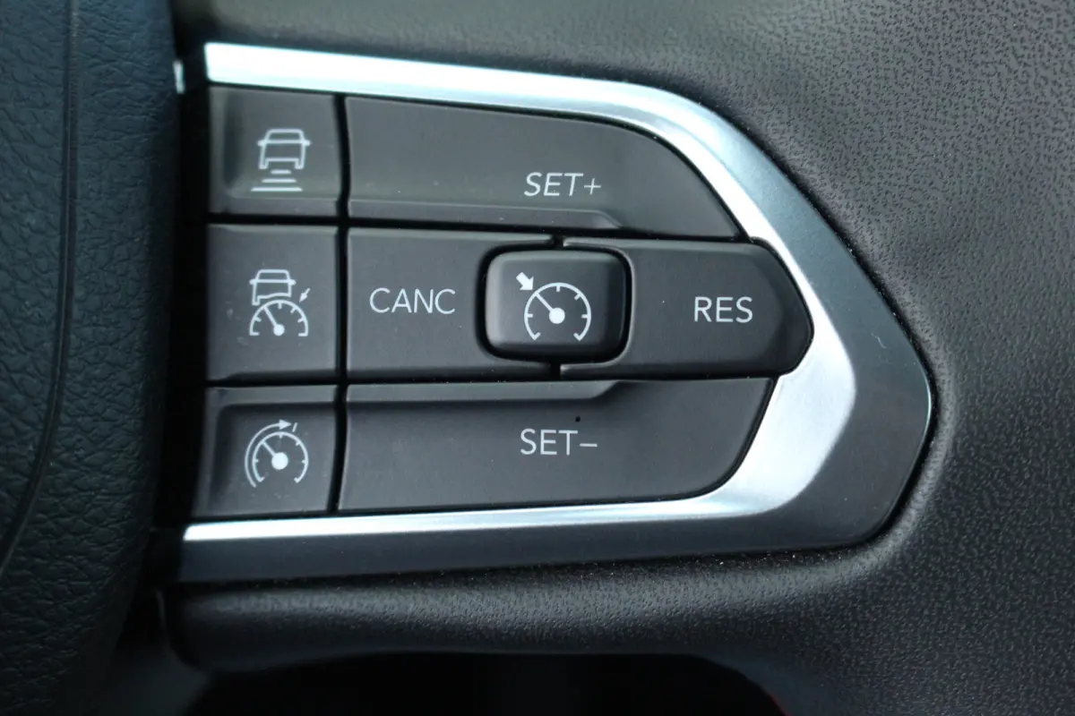 4xe 240 PK Plug-in Hybrid Trail Hawk | Adapt. Cruise | Leder | Memory Stoel | Stoelvent. | Camera | Carplay | Drive Assist | Keyless | Adapt. Cruise | LEDER | Memory Stoel | Stoelvent. | Cam