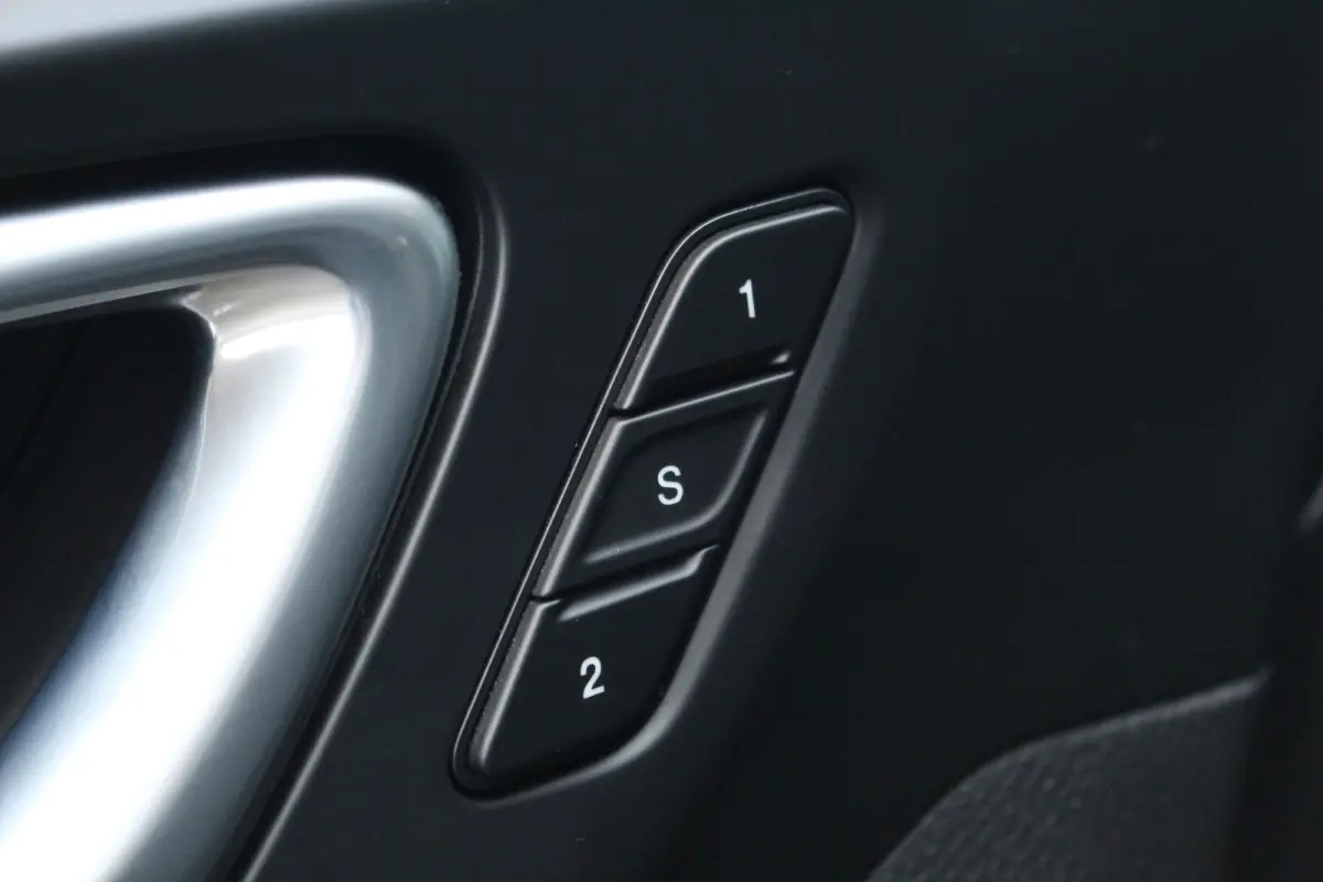 4xe 240 PK Plug-in Hybrid Trail Hawk | Adapt. Cruise | Leder | Memory Stoel | Stoelvent. | Camera | Carplay | Drive Assist | Keyless | Adapt. Cruise | LEDER | Memory Stoel | Stoelvent. | Cam
