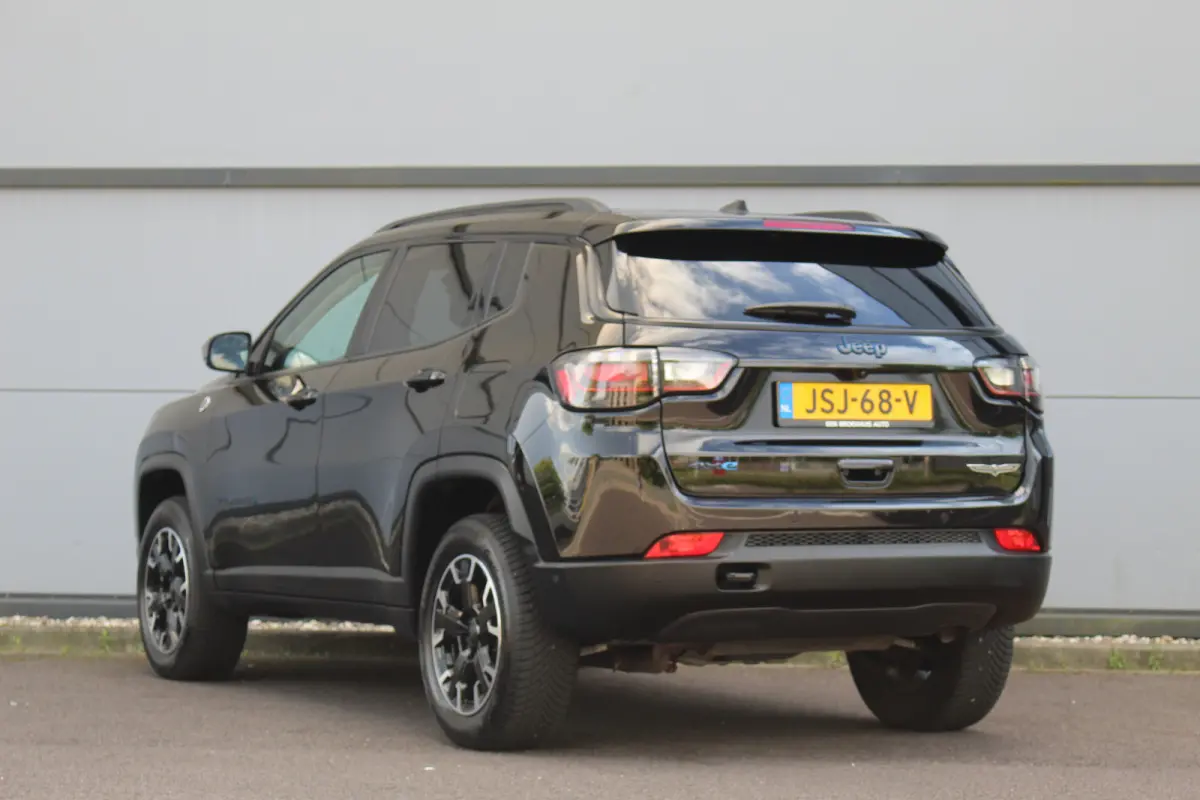4xe 240 PK Plug-in Hybrid Trail Hawk | Adapt. Cruise | Leder | Memory Stoel | Stoelvent. | Camera | Carplay | Drive Assist | Keyless | Adapt. Cruise | LEDER | Memory Stoel | Stoelvent. | Cam