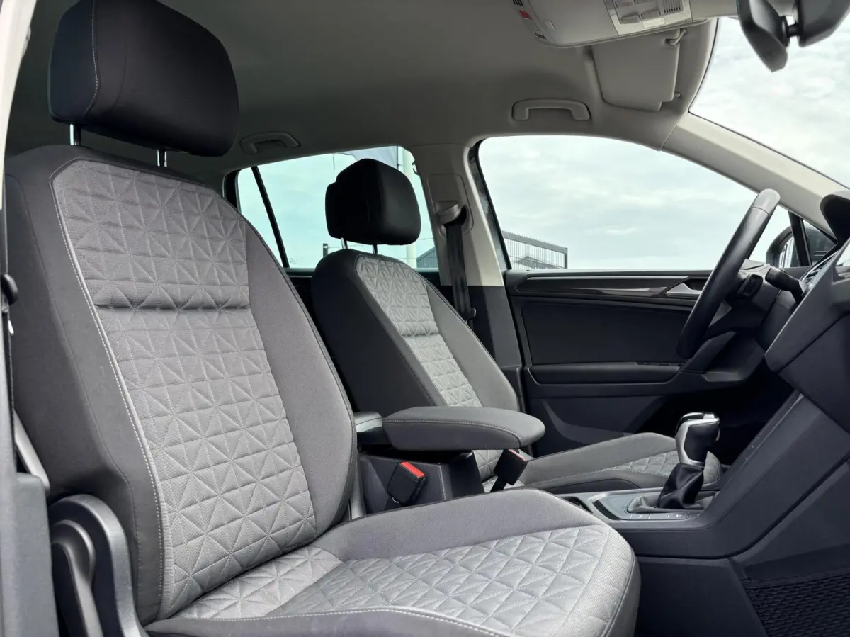 1.4 TSI eHybrid Business+ keyless camera