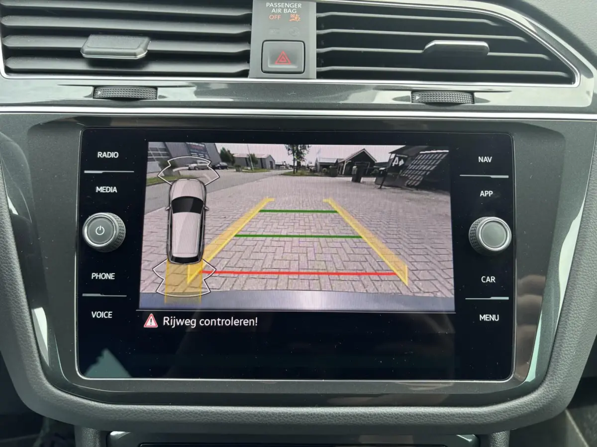 1.4 TSI eHybrid Business+ keyless camera