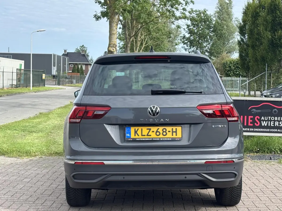 1.4 TSI eHybrid Business+ keyless camera