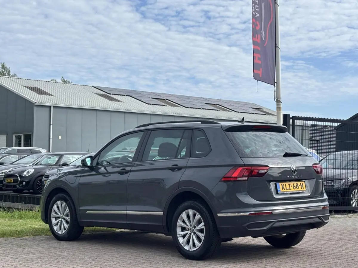 1.4 TSI eHybrid Business+ keyless camera