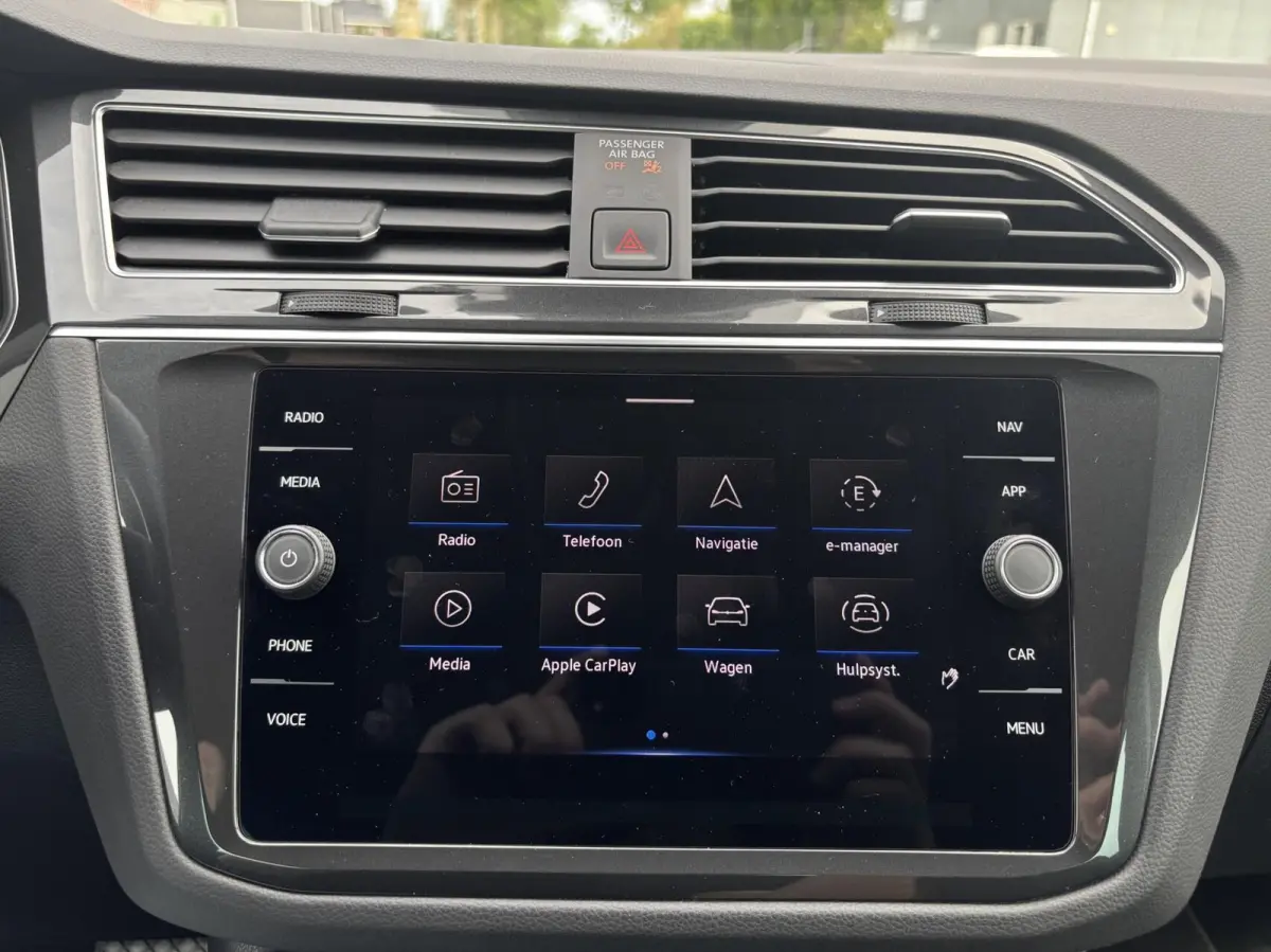 1.4 TSI eHybrid Business+ keyless camera