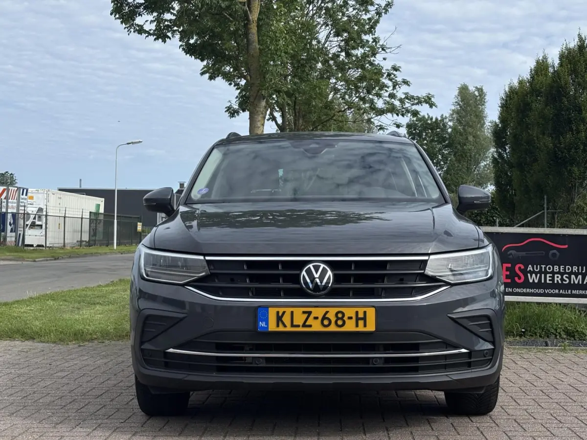 1.4 TSI eHybrid Business+ keyless camera