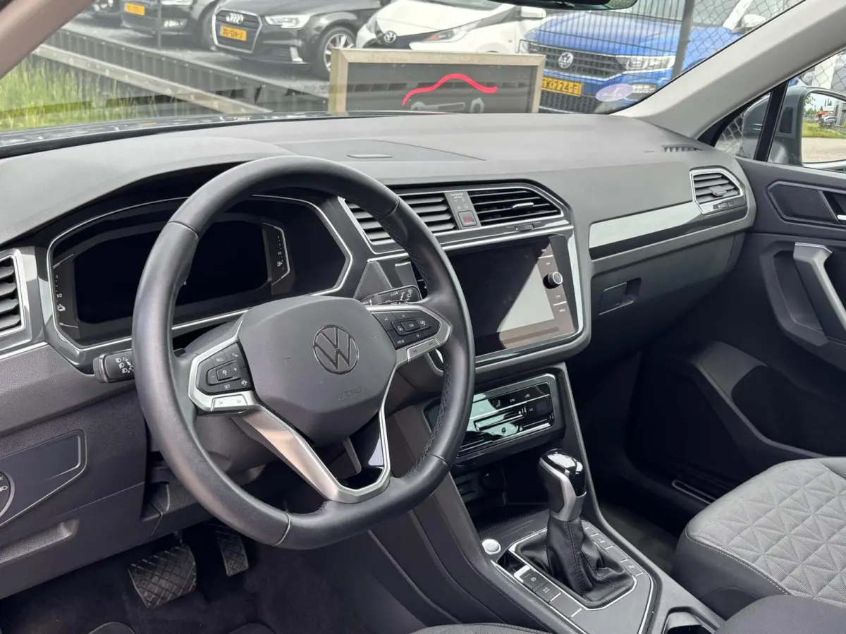 1.4 TSI eHybrid Business+ keyless camera