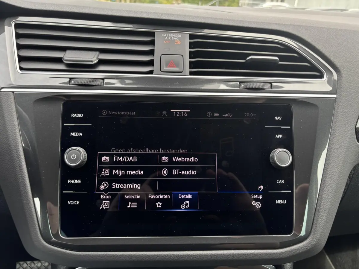 1.4 TSI eHybrid Business+ keyless camera
