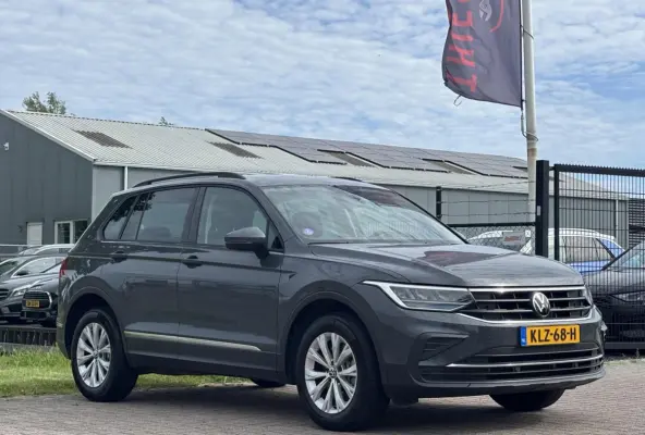 1.4 TSI eHybrid Business+ keyless camera