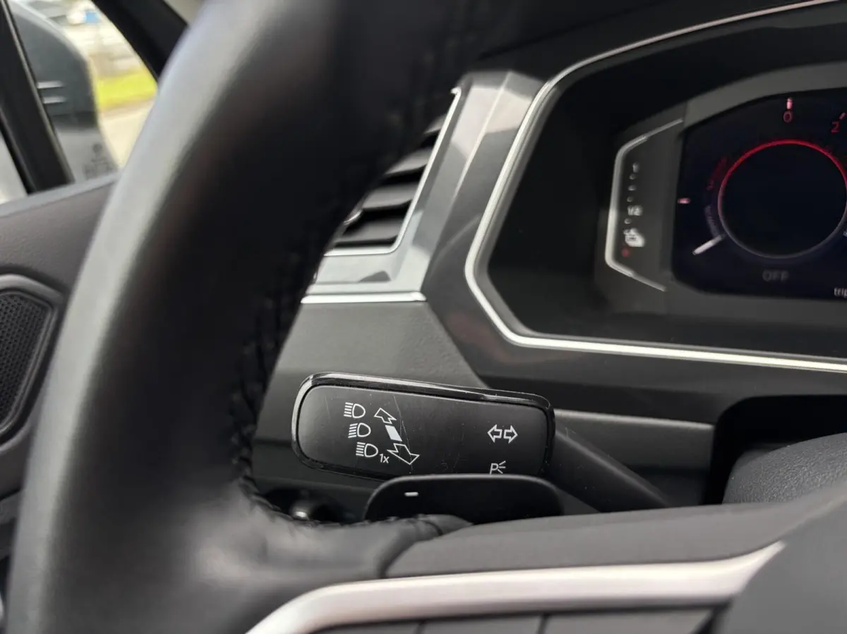 1.4 TSI eHybrid Business+ keyless camera