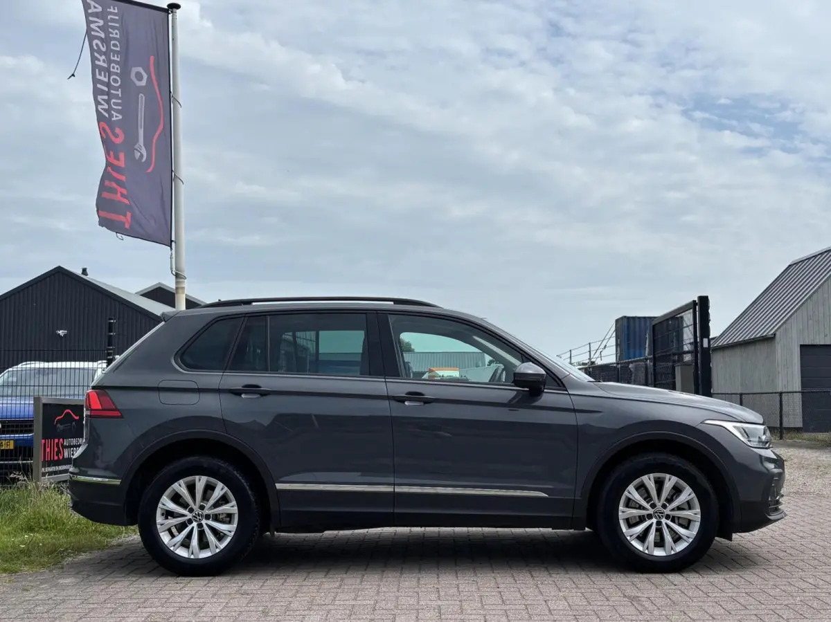 1.4 TSI eHybrid Business+ keyless camera