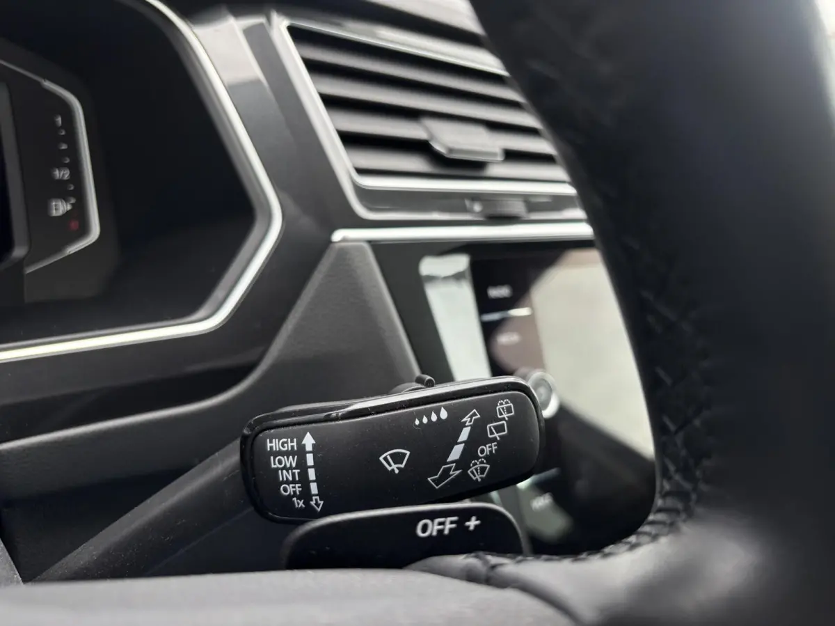 1.4 TSI eHybrid Business+ keyless camera